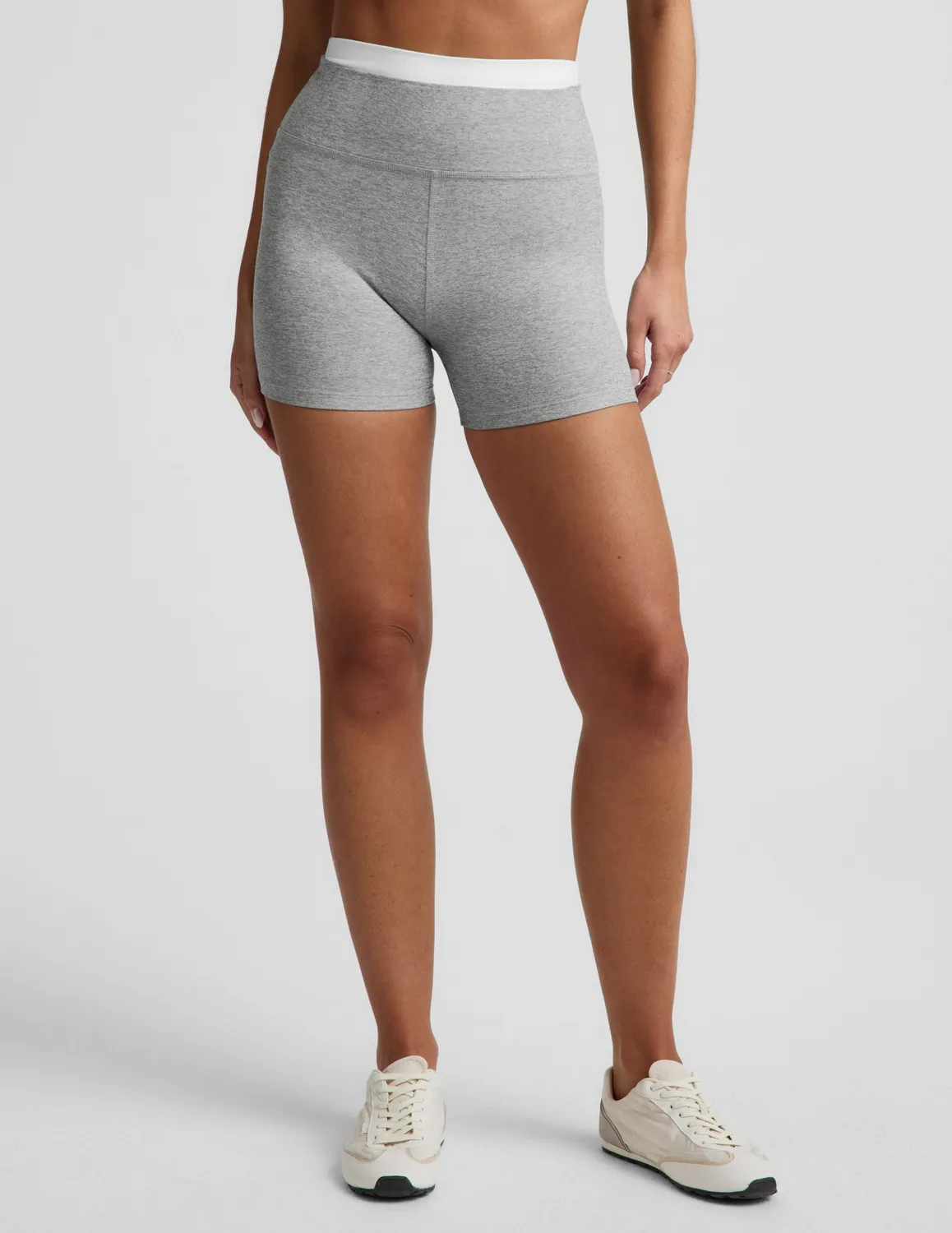 Beyond Yoga Spacedye Layered 3" Shorts Silver Mist dubbel midja