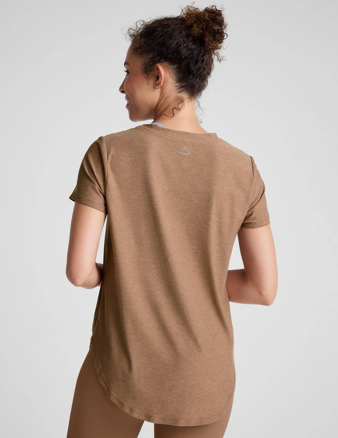 Beyond Yoga Featherweight On The Down Low T-shirt Desert Sand lös