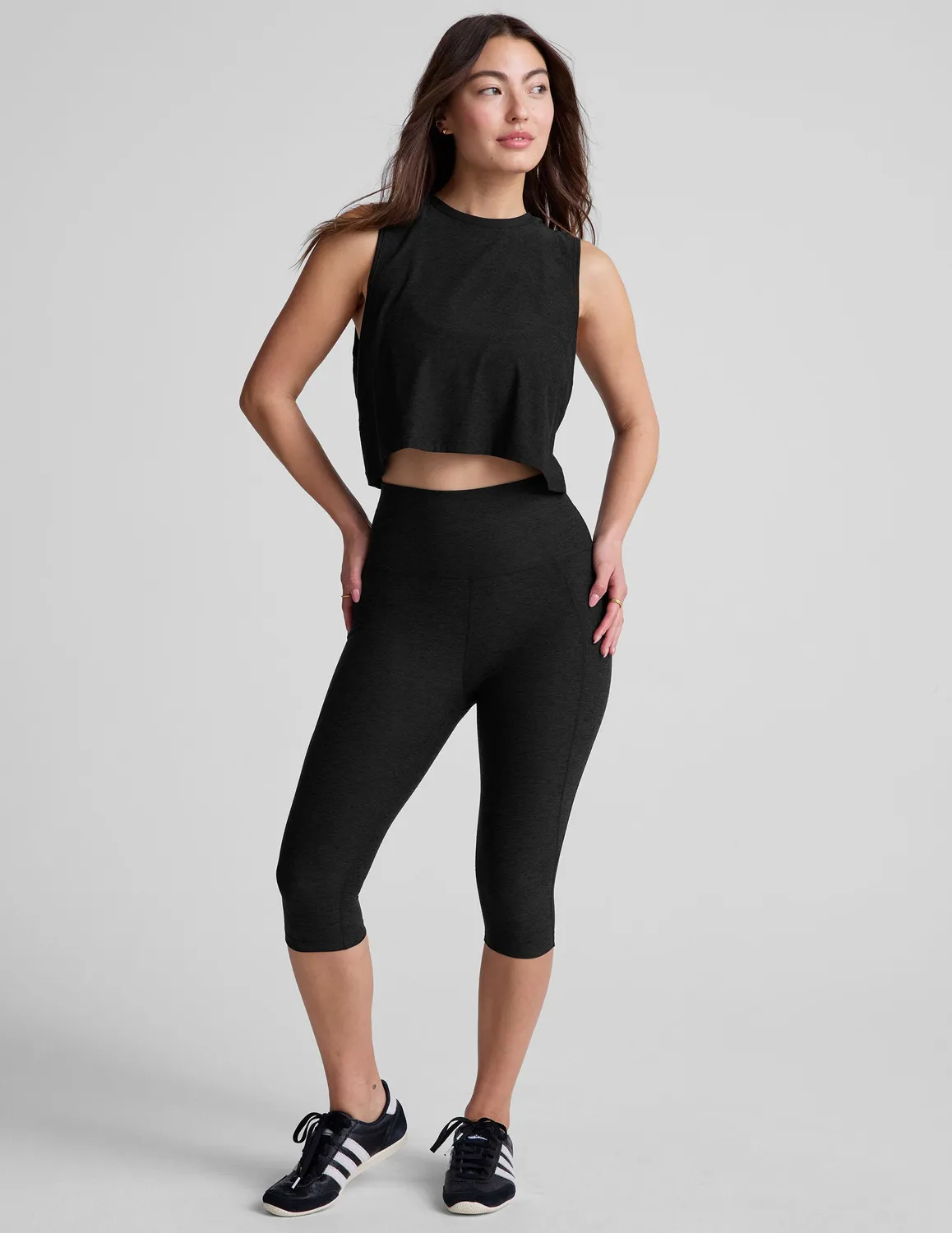 Beyond Yoga Featherweight Minimal Cropped Tank linne Darkest Night