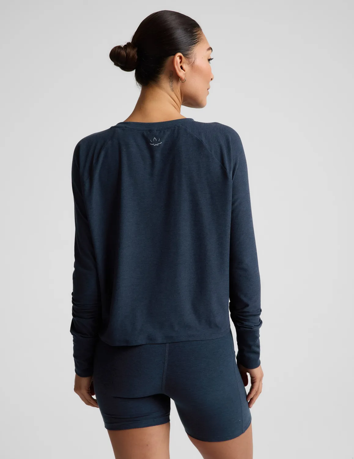 Beyond Yoga Featherweight Daydreamer pullover Nocturnal Navy lätt