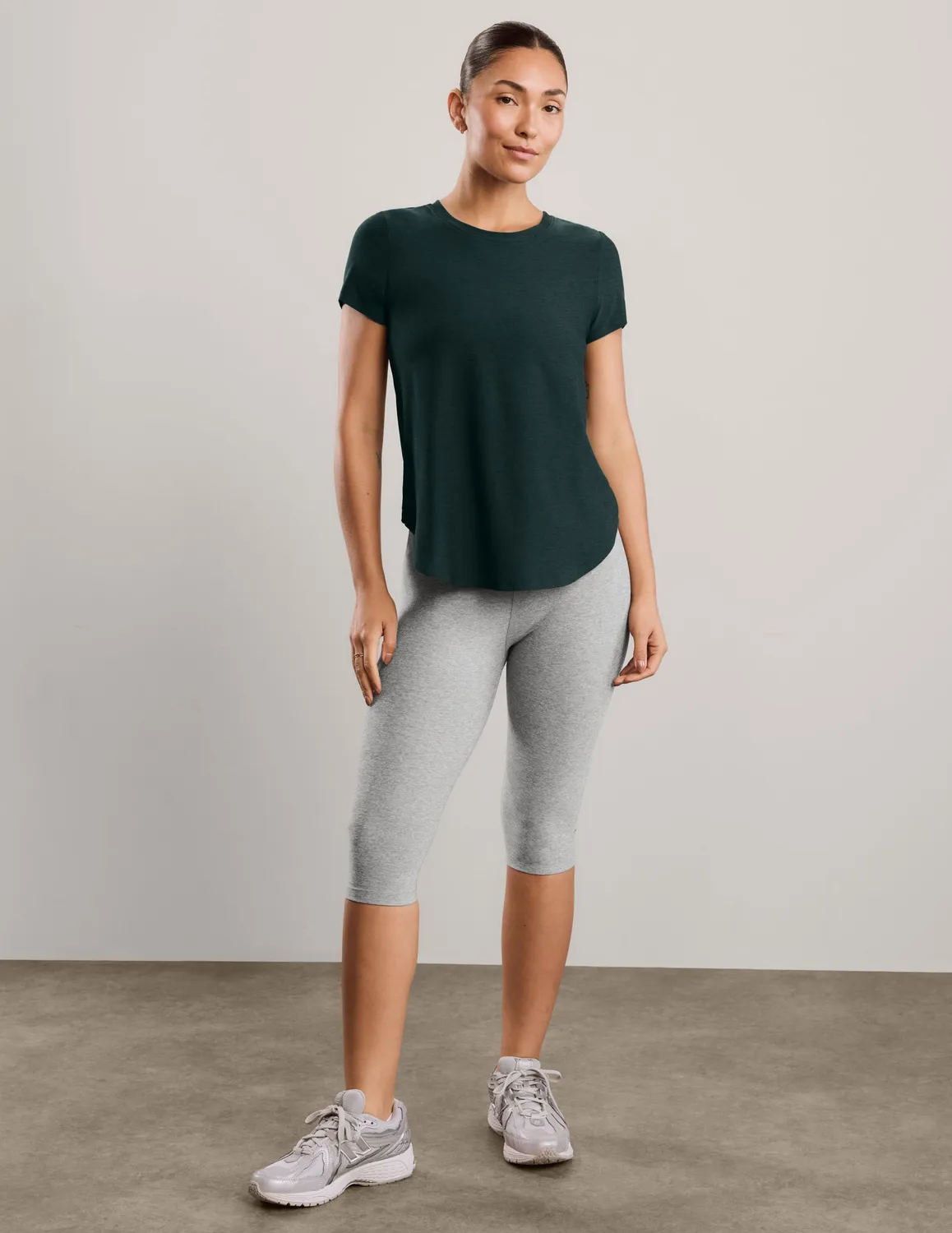 Beyond Yoga Featherweight On The Down Low Tee t-shirt Dark Ivy Heather lätt