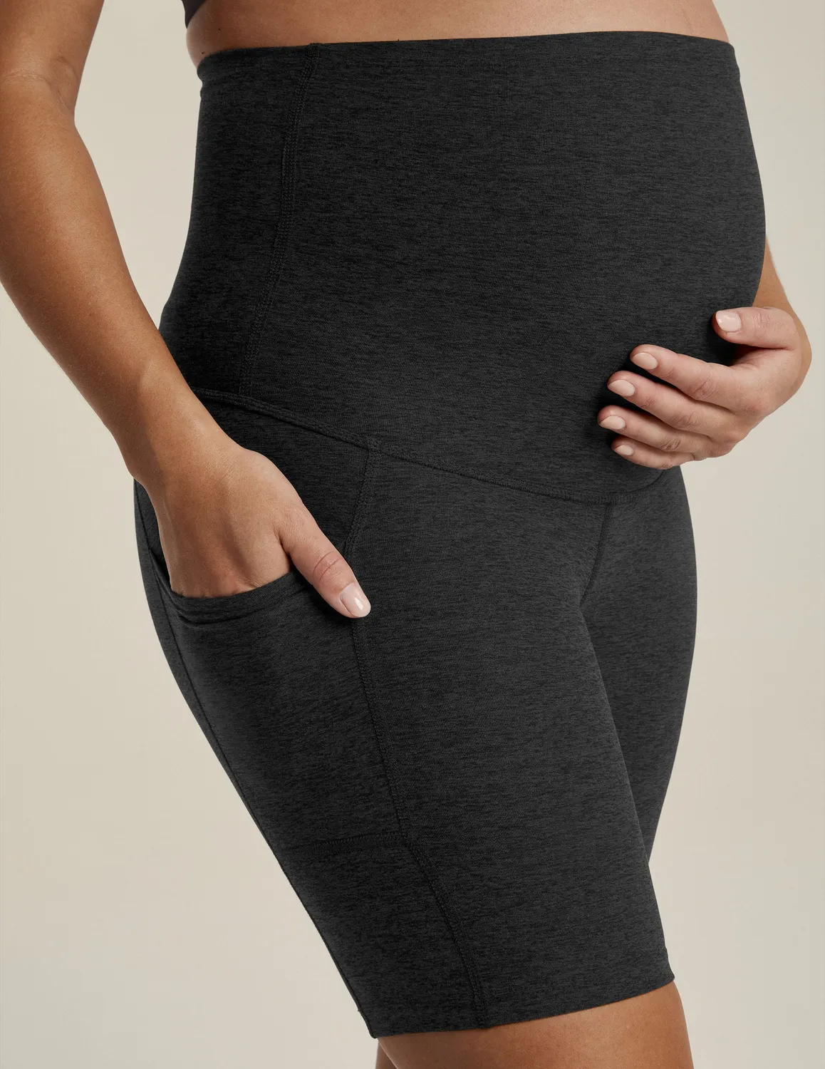 Beyond Yoga Spacedye Pockets Forever mammashorts svart 7" 