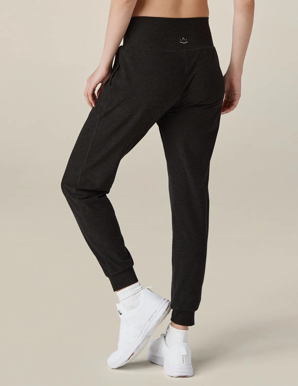 Beyond Yoga Spacedye Midi Jogger mjukisbyxor Darkest Night mjuk