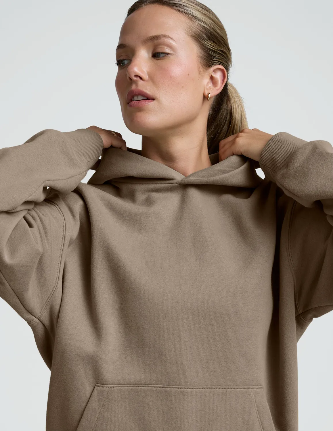 Beyond Yoga LuxeFleece Classic hoodie mushroom varm