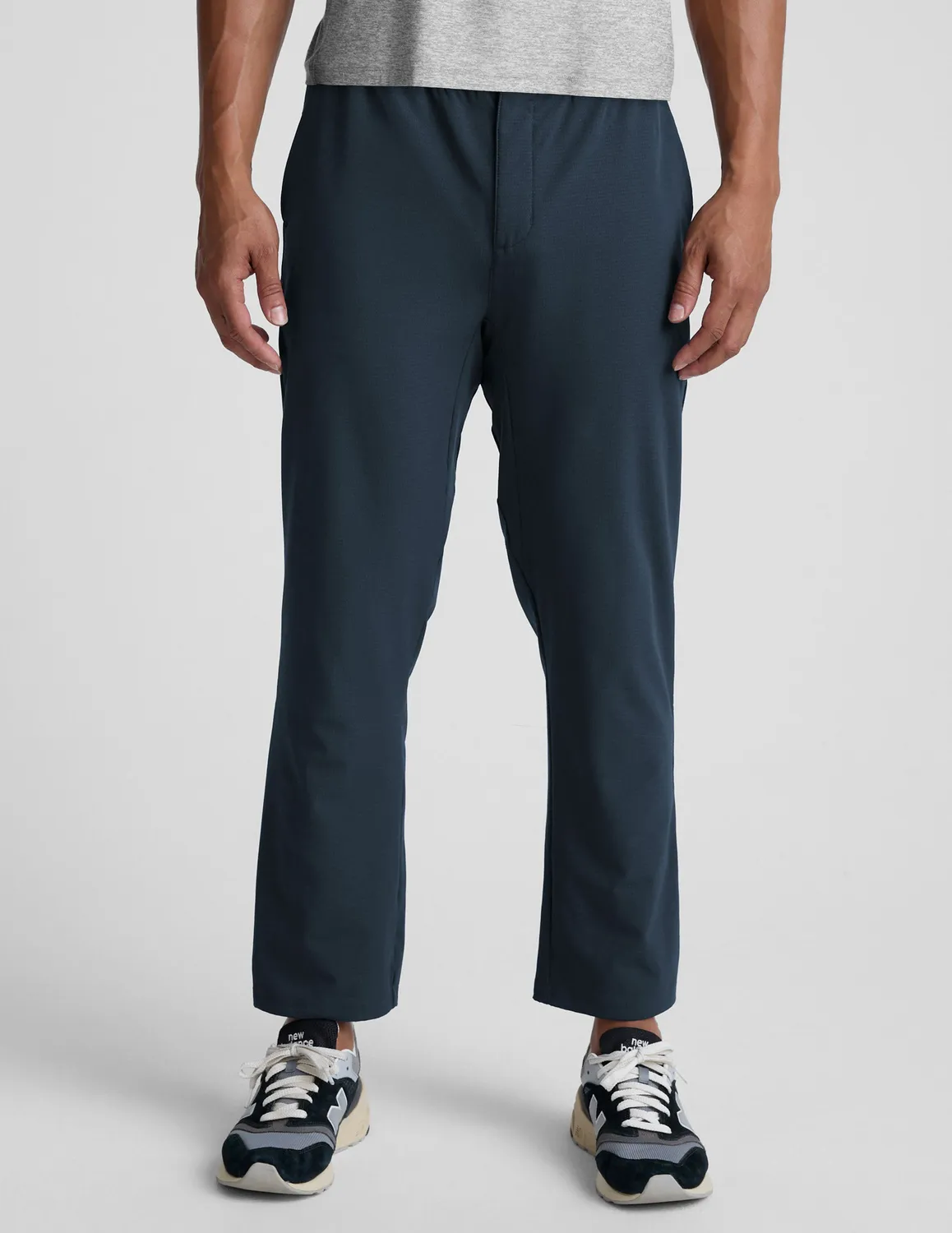 Beyond Yoga Dynamic Straight Leg herrbyxor marinblå relaxed fit