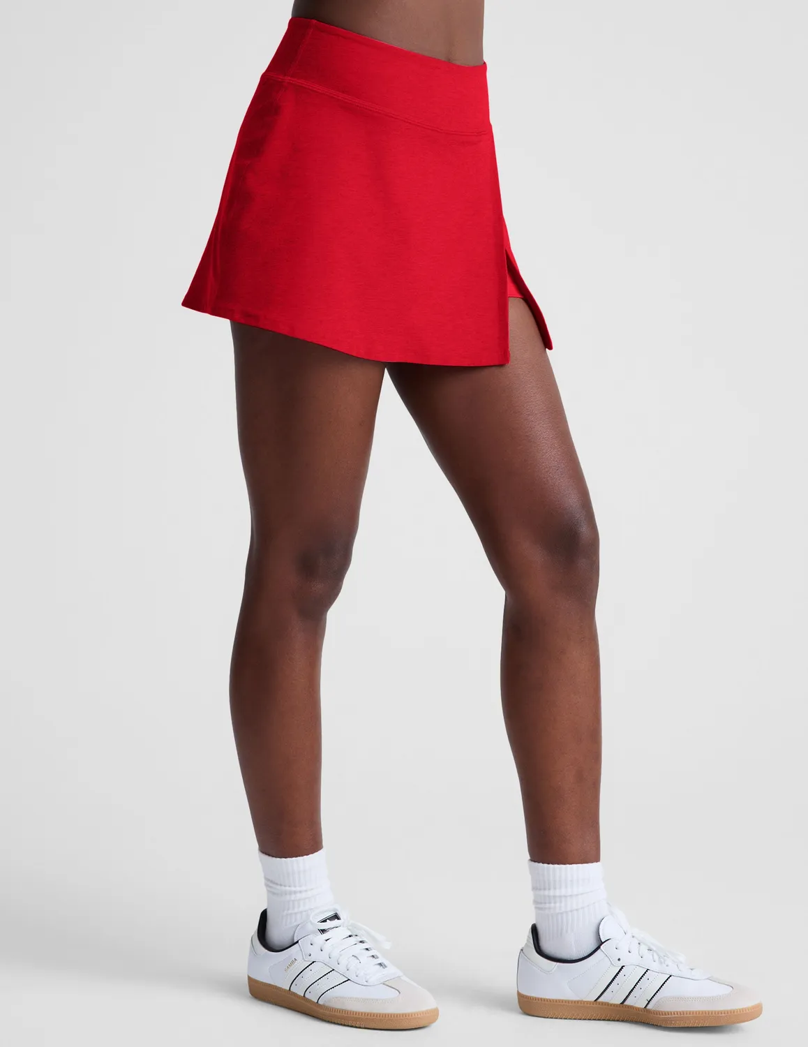 Beyond Yoga Spacedye Points Crossover Kjol Candy Apple Red shorts