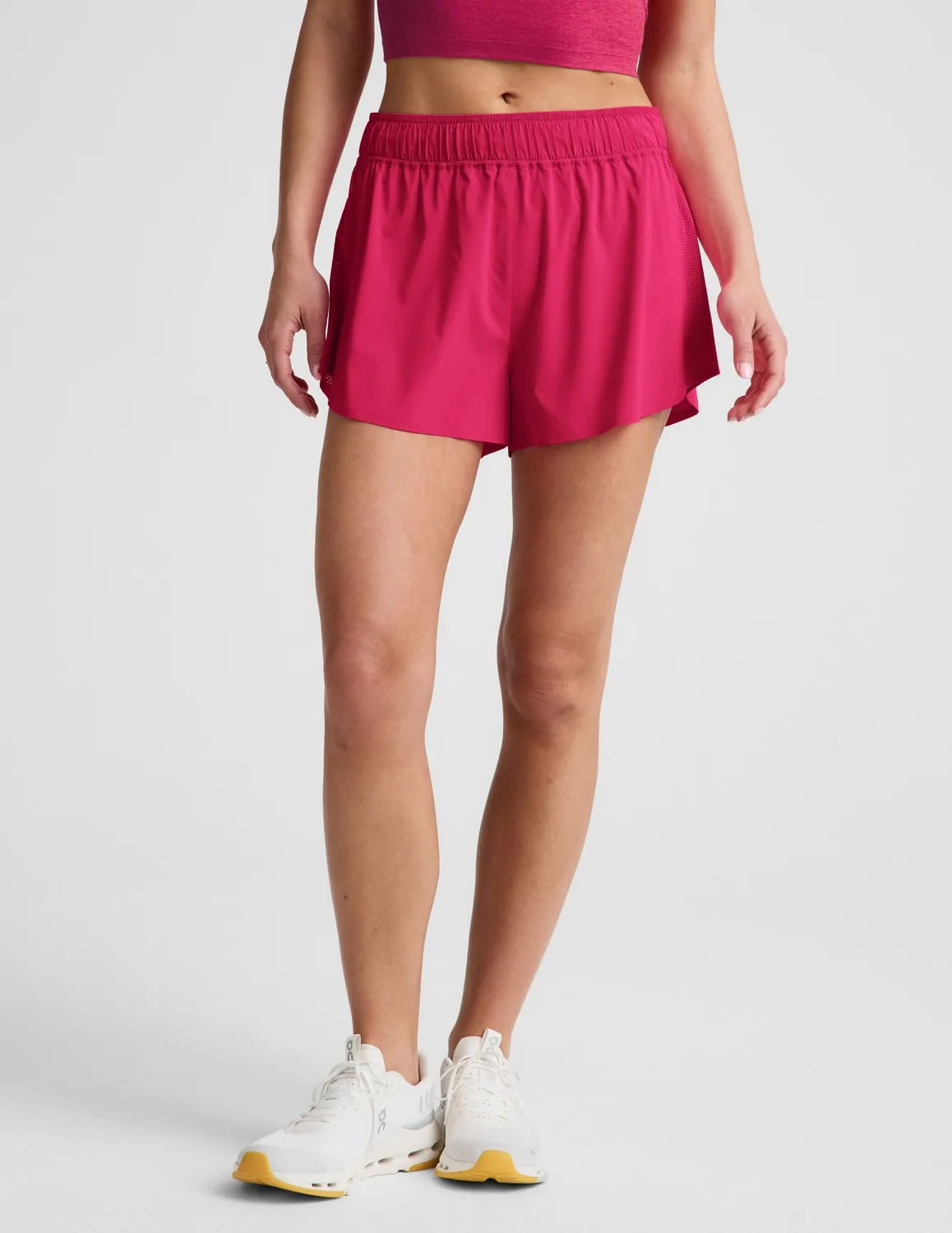 Beyond Yoga Solemate 2.5" Short löparshorts Berry Red innerbyxa