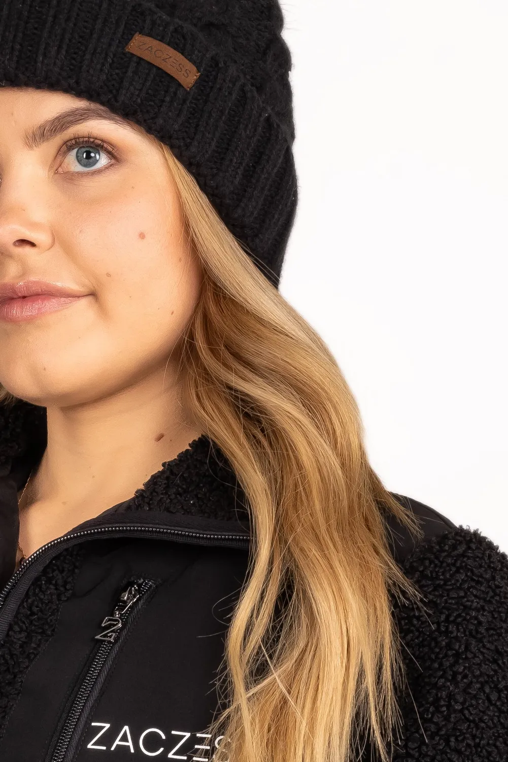 ZacZess Oulu Beanie mössa svart teddyfodrad pompom