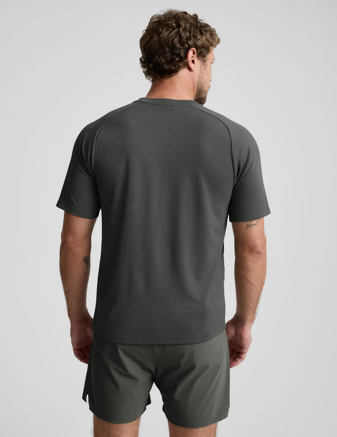 Beyond Yoga All In Active Men's Tee t-shirt Slate Green slim fit