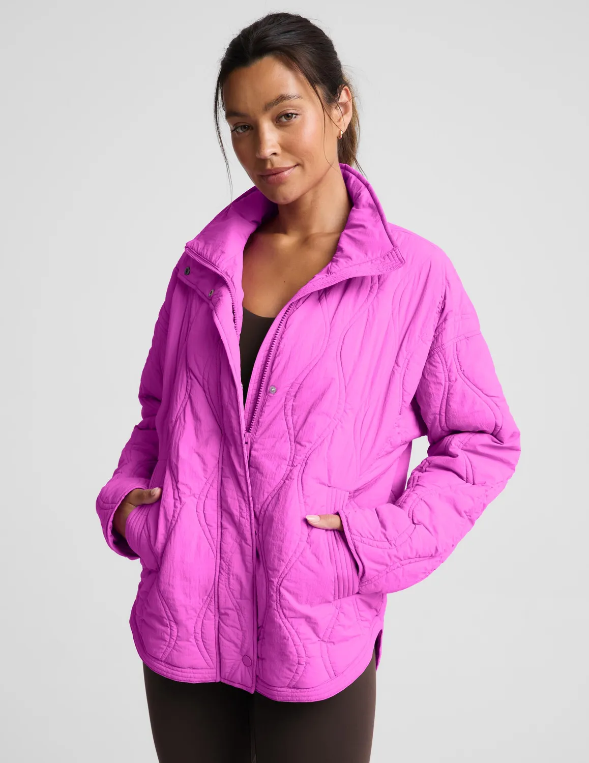 Beyond Yoga Roam Quilted Lightweight Jacket jacka Electric Fuchsia lätt