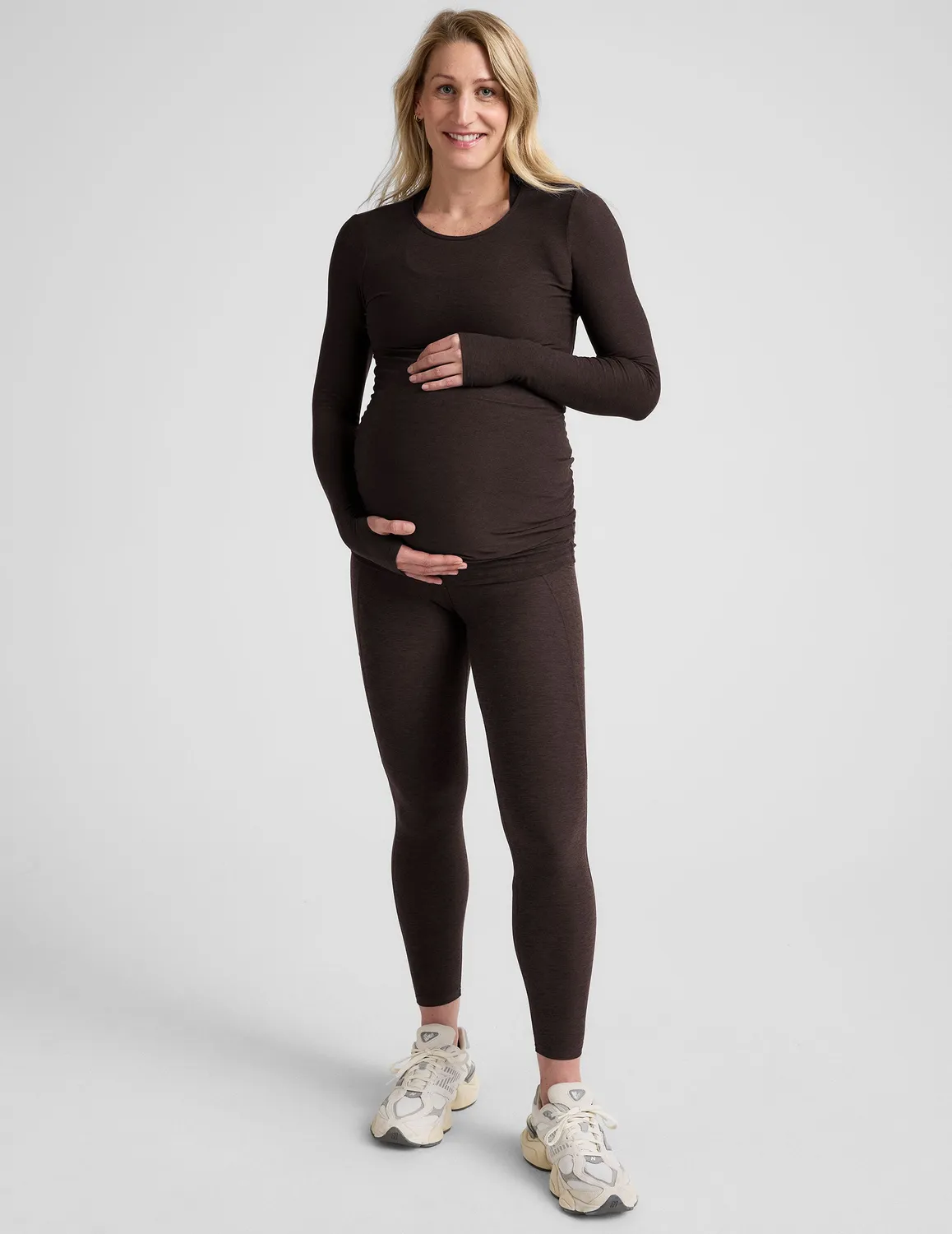 Beyond Yoga Featherweight Count On Me gravidtröja mörkbrun lätt