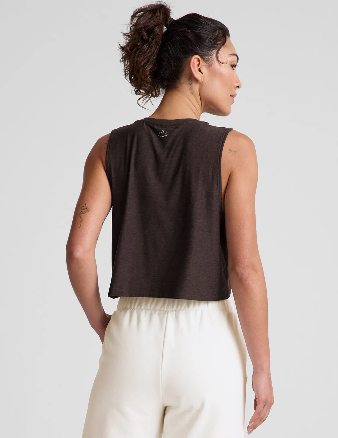 Beyond Yoga Featherweight Minimal Cropped Tank linne Dark Chocolate Heather mjuk