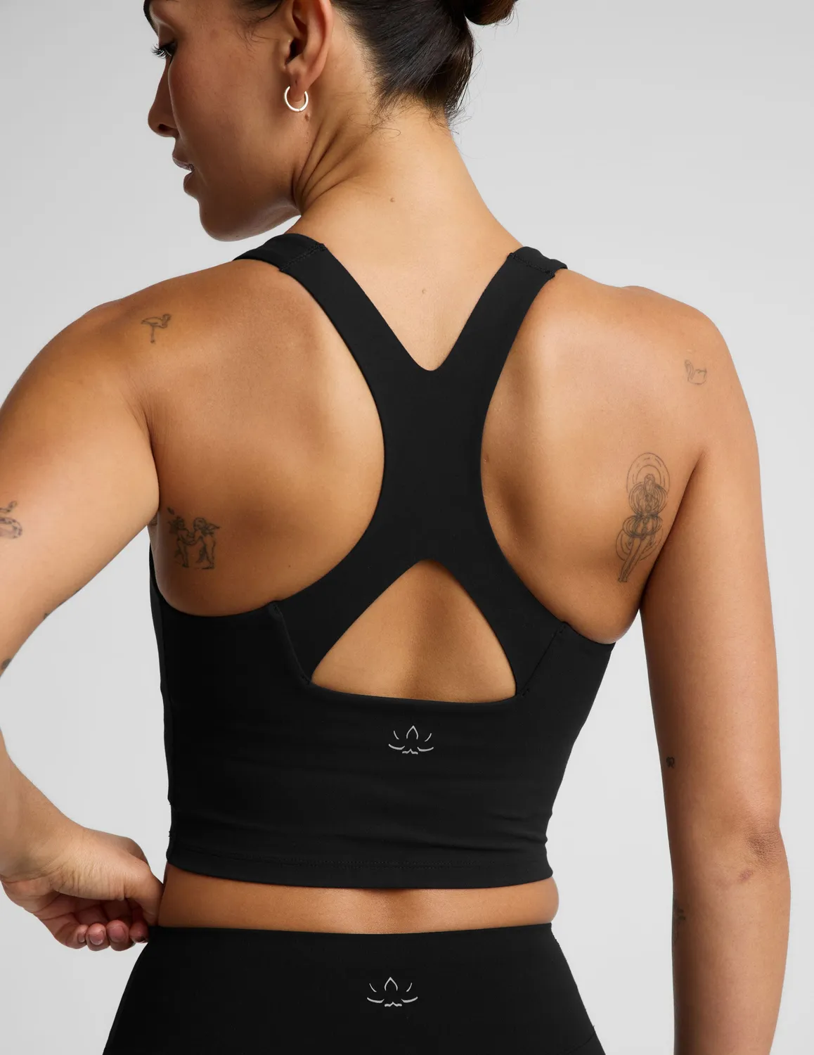 Beyond Yoga Glowzone Medium Impact Cropped Tank sporttopp svart