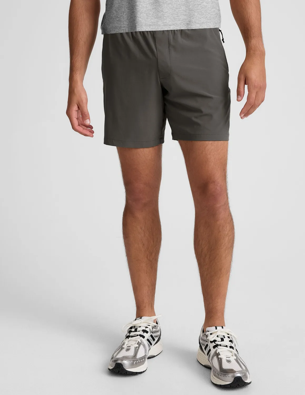 Beyond Yoga Pivotal 2.0 Men's Short 7" träningsshorts Graphite melerad