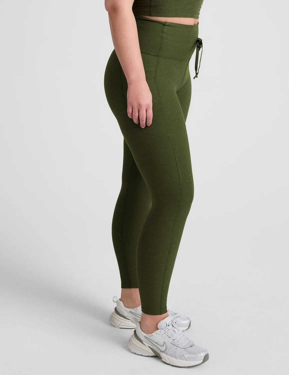 Beyond Yoga Spacedye Go Pocket Midi leggings Army Green med fickor