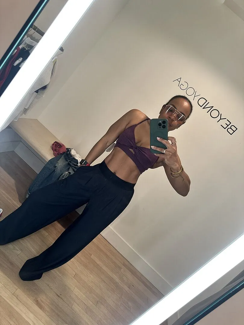 Beyond Yoga Spacedye Twist Front sport-bh blackberry melerad korsrygg