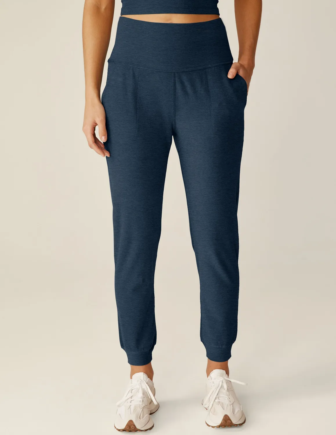 Beyond Yoga Spacedye Midi Jogger mjukisbyxor Nocturnal Navy mjuk