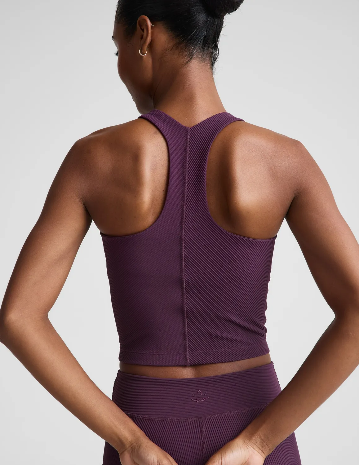 Beyond Yoga Impulse Ribbed High Neck Tank croptop Brilliant Blackberry hög hals