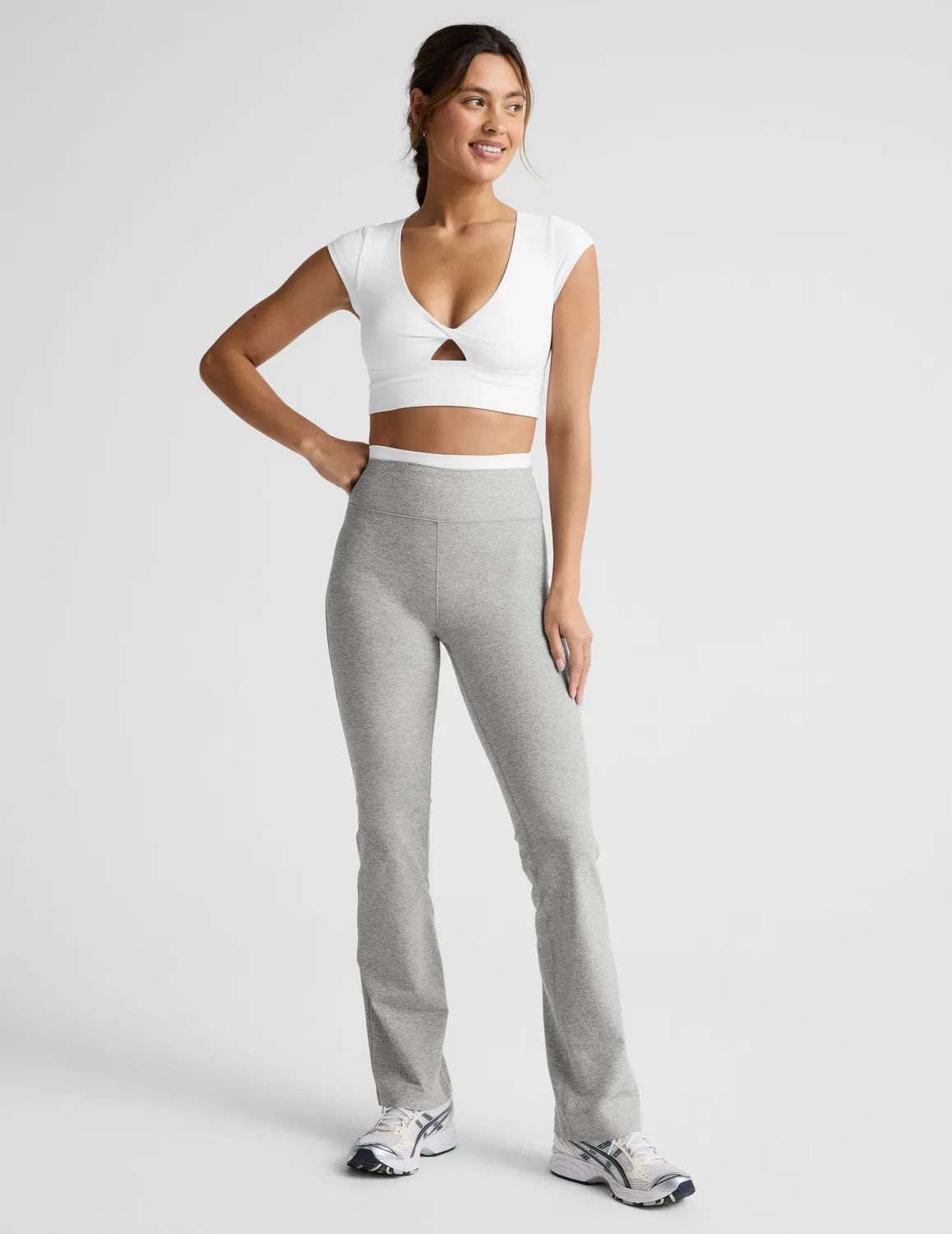 Beyond Yoga Spacedye Get It Twisted Cropped Tee träningstopp Cloud White mjuk