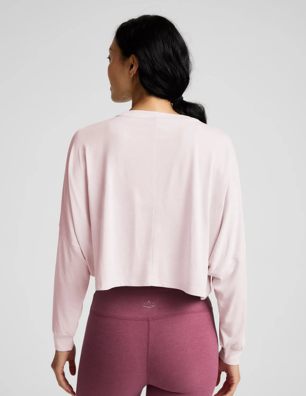 Beyond Yoga Studio Luxe Cropped Long Sleeve ljusrosa