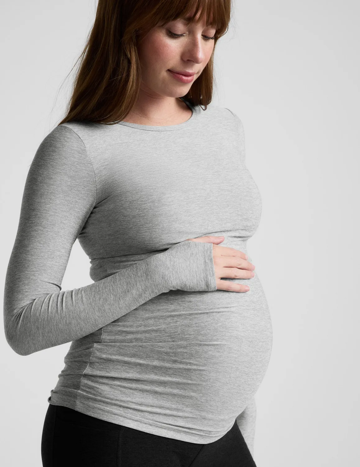 Beyond Yoga Featherweight Count On Me Maternity Crew Pullover tröja Silver Mist gravid