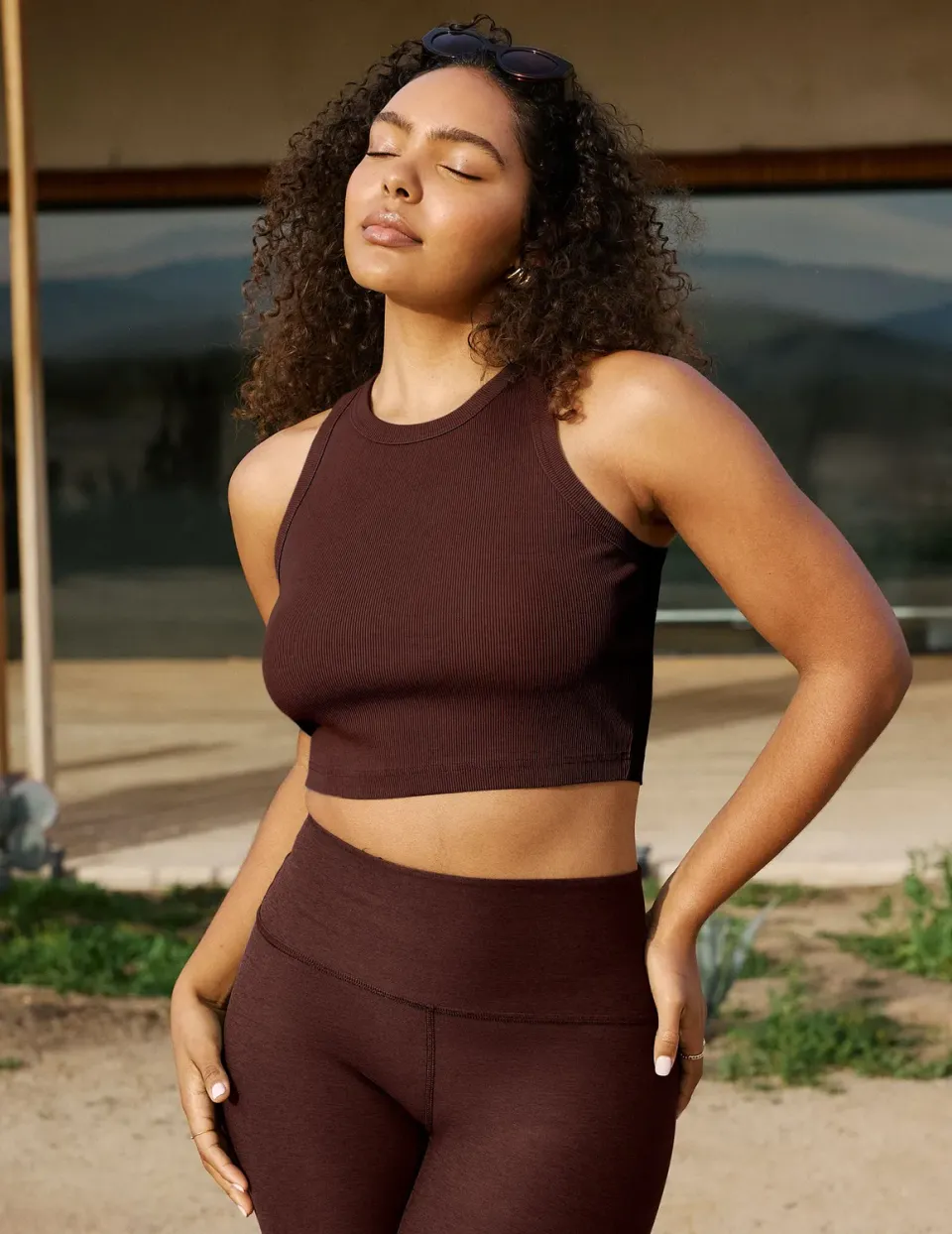 Beyond Yoga On Repeat Rib High Neck linne mocha bomull