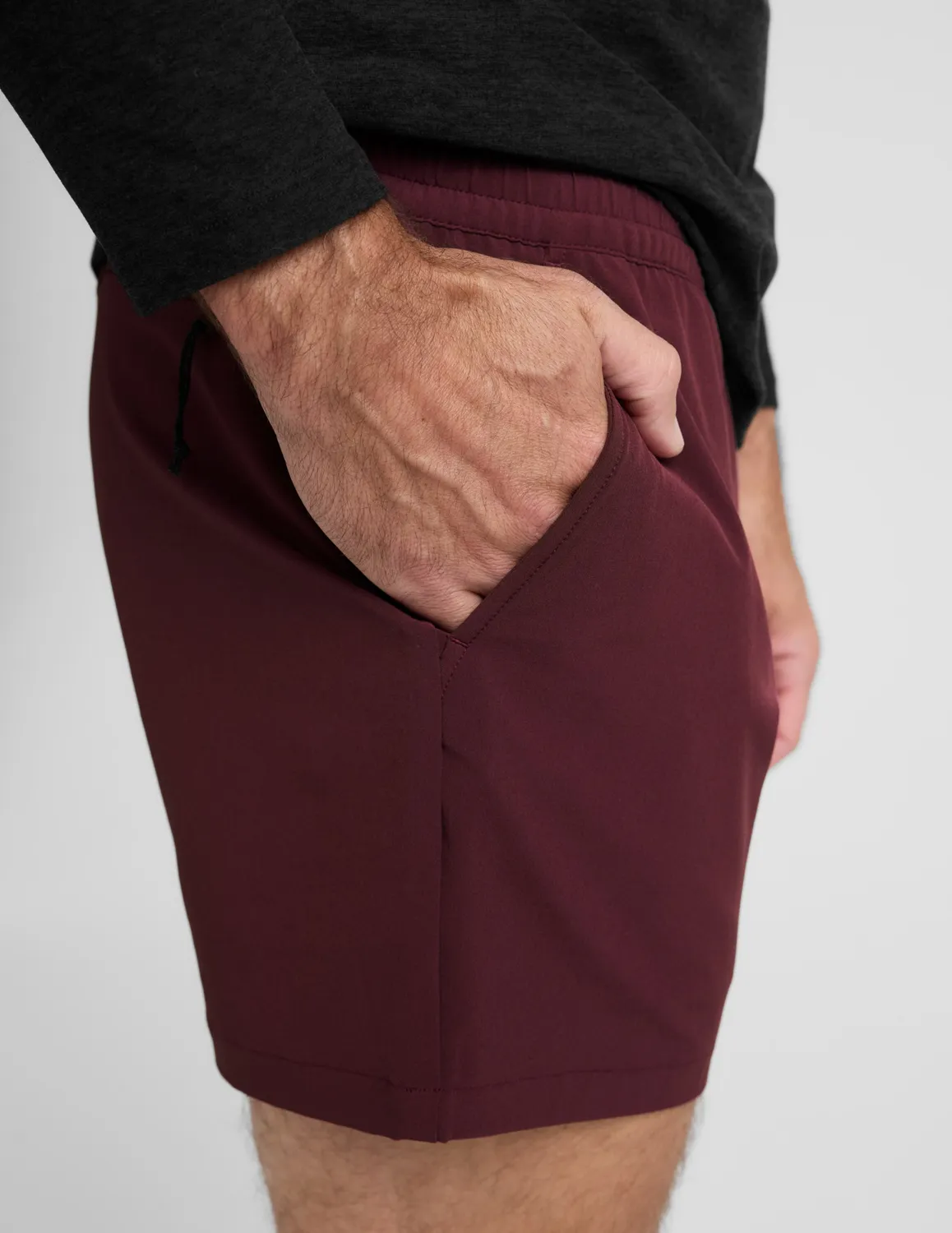 Beyond Yoga Pivotal 2.0 Men's Short 5" träningsshorts Deep Maroon löp
