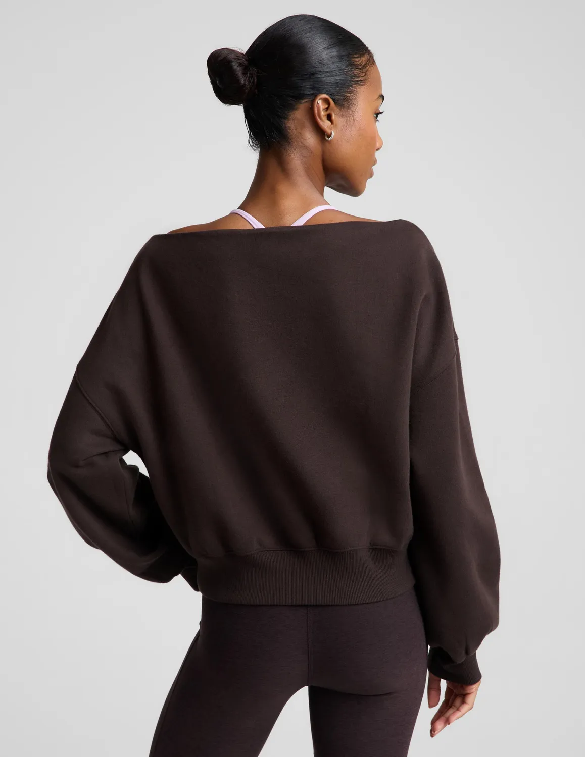 Beyond Yoga LuxeFleece 2.0 Off The Shoulder tröja Dark Chocolate bomull