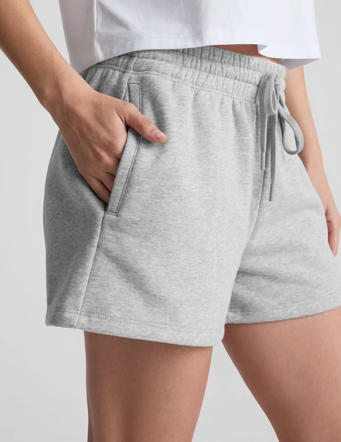 Beyond Yoga LuxeFleece Sweat Short mjukisshorts Light Heather Gray