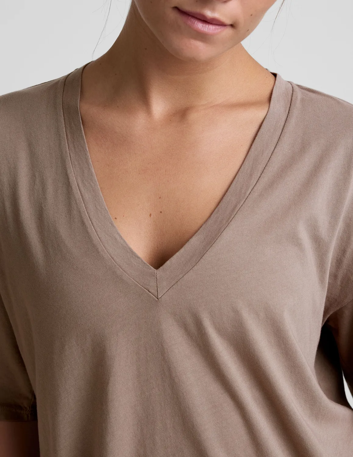 Beyond Yoga Oversized V-neck Cotton Tee t-shirt Neutral Mauve bomull