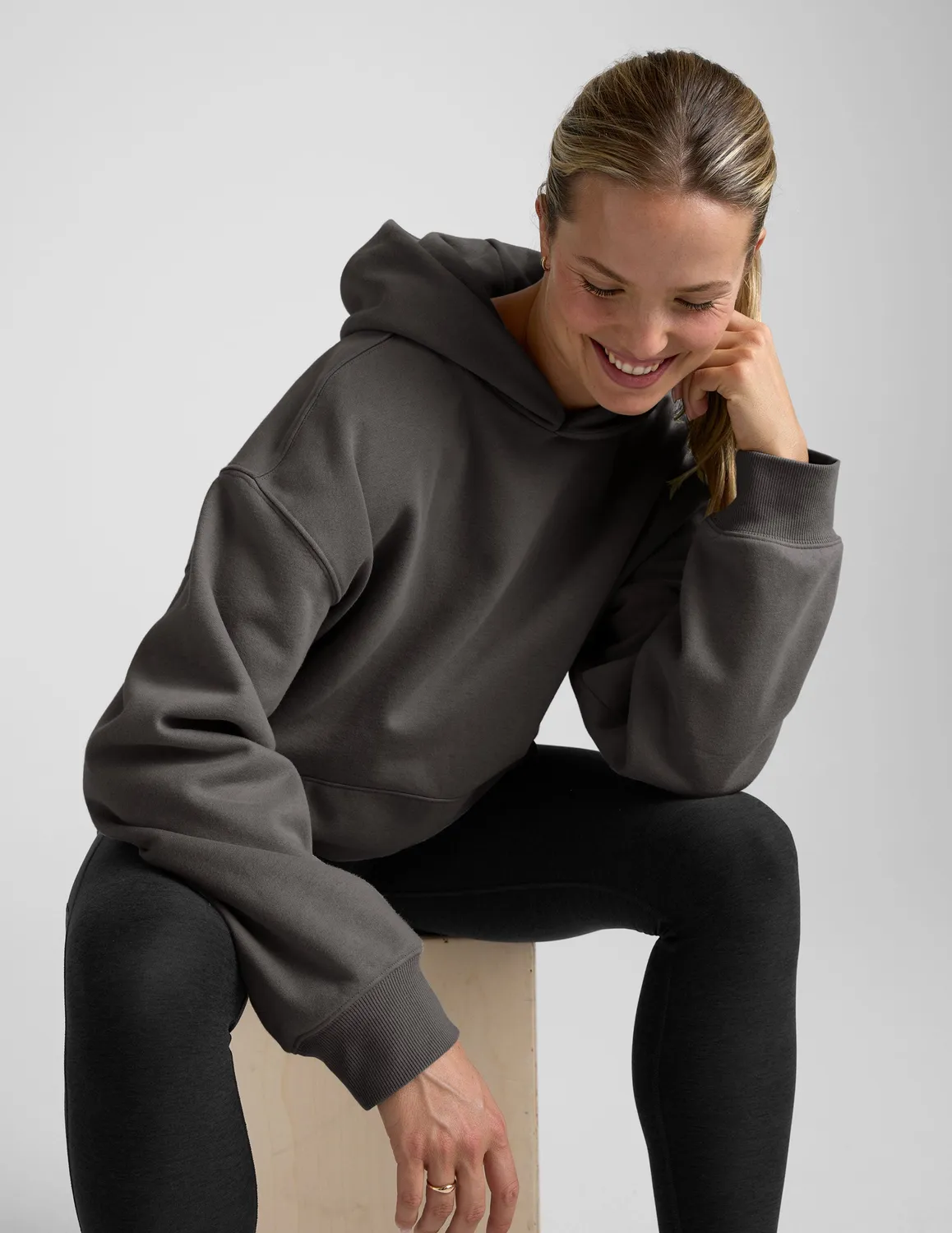 Beyond Yoga LuxeFleece Classic hoodie black ash lös