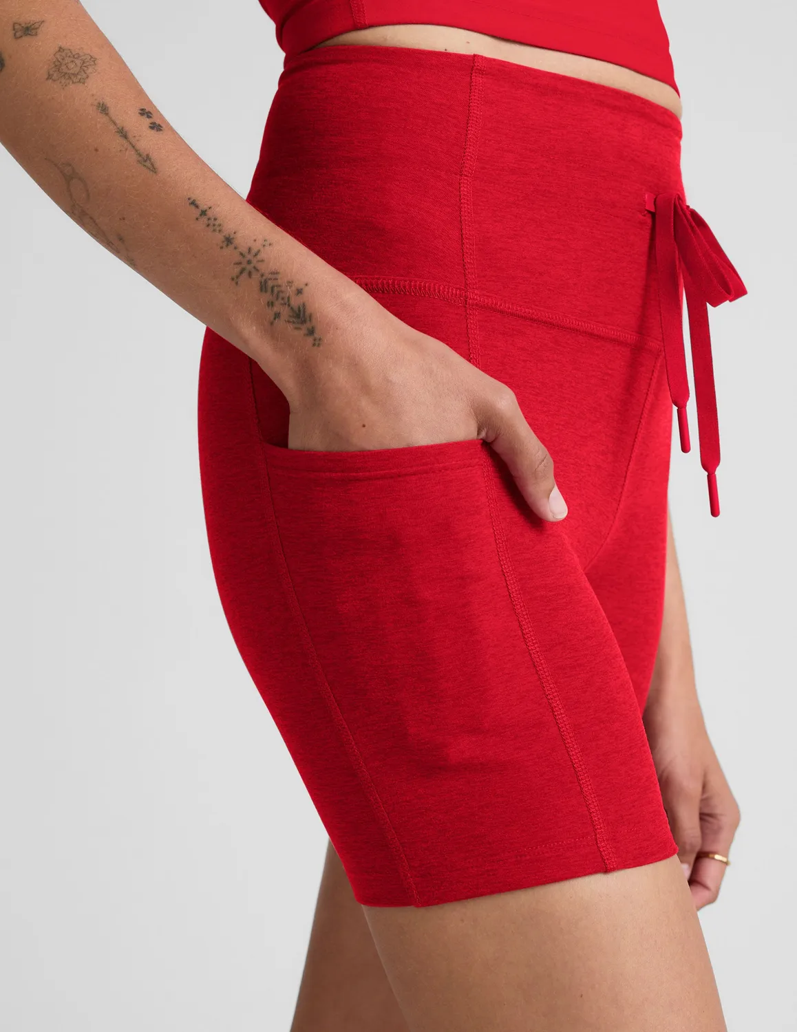 Beyond Yoga Spacedye Go Pocket 5" Short shorts Candy Apple Red fickor