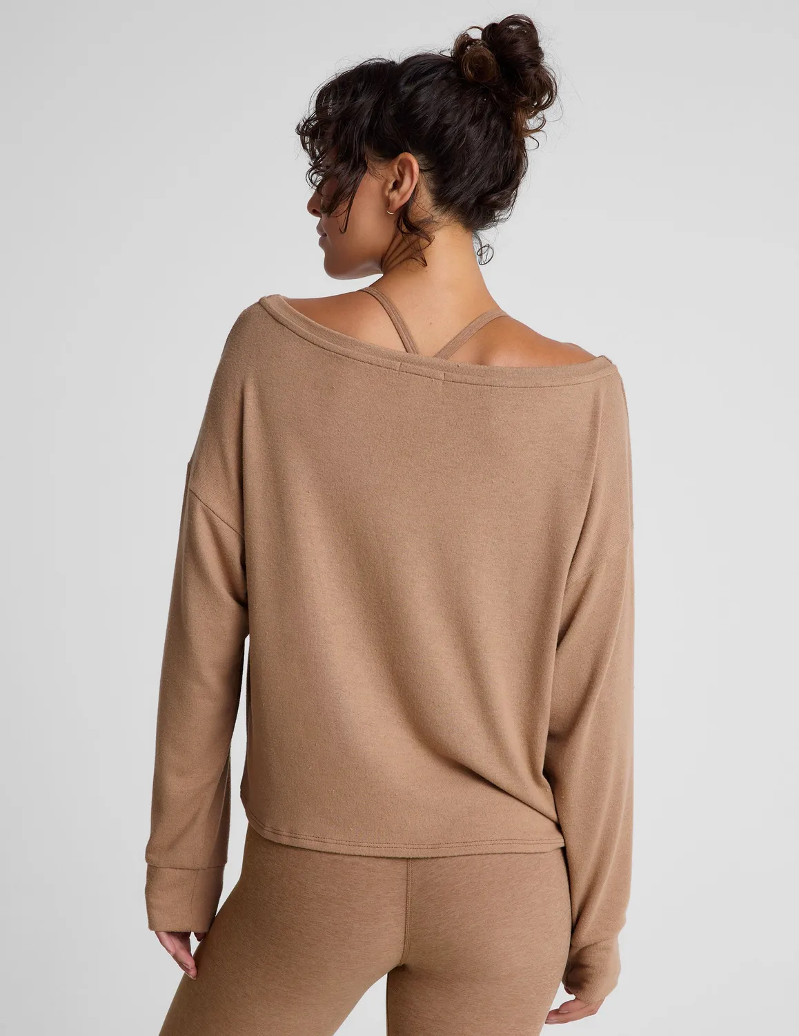 Beyond Yoga Let Loose Pullover tröja Desert Sand lös