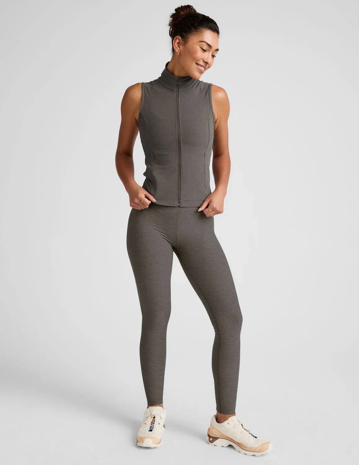 Beyond Yoga Venice Zip-Front Vest träningsväst true gray heather tight