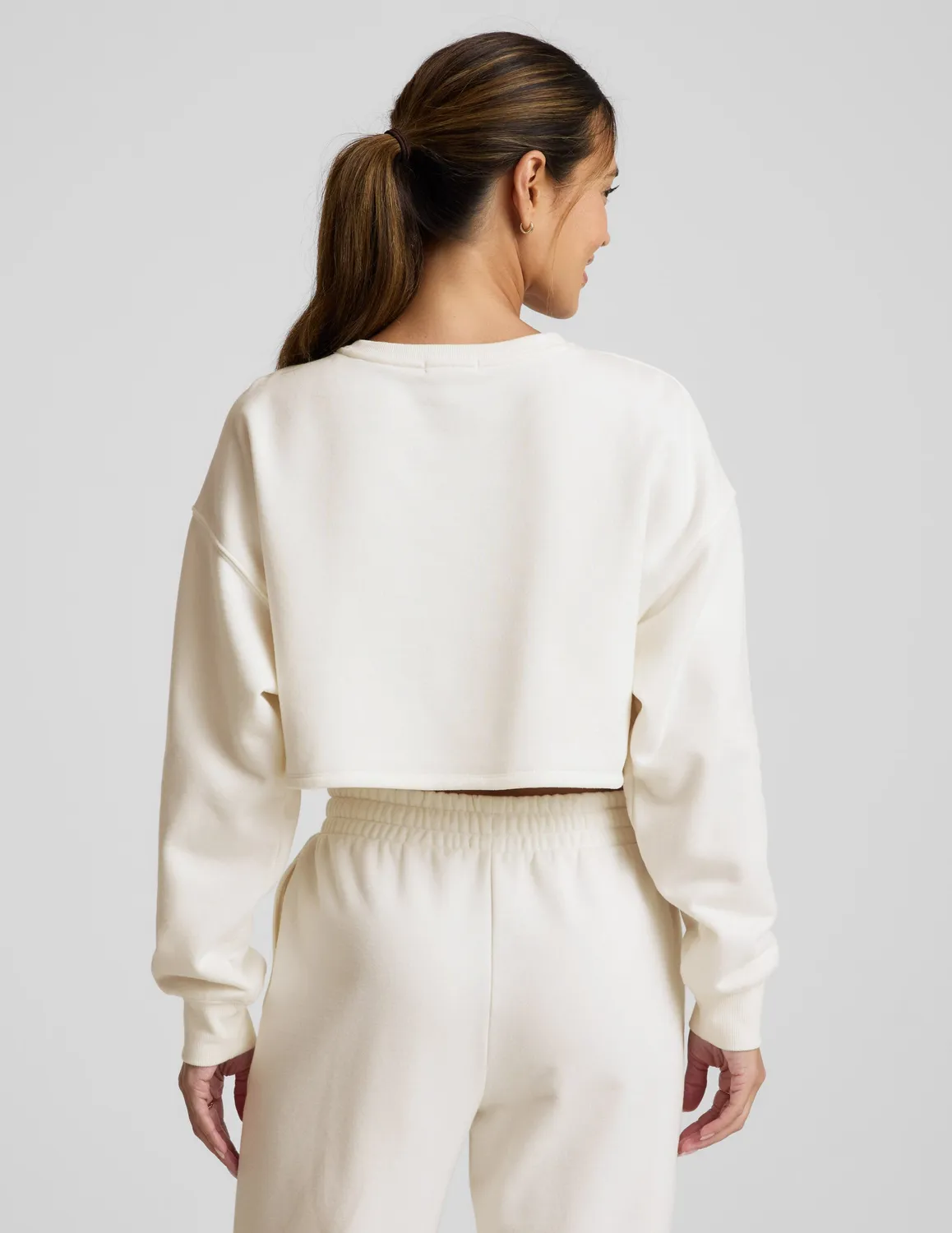 Beyond Yoga LuxeFleece Cropped sweatshirt Fresh Snow vit