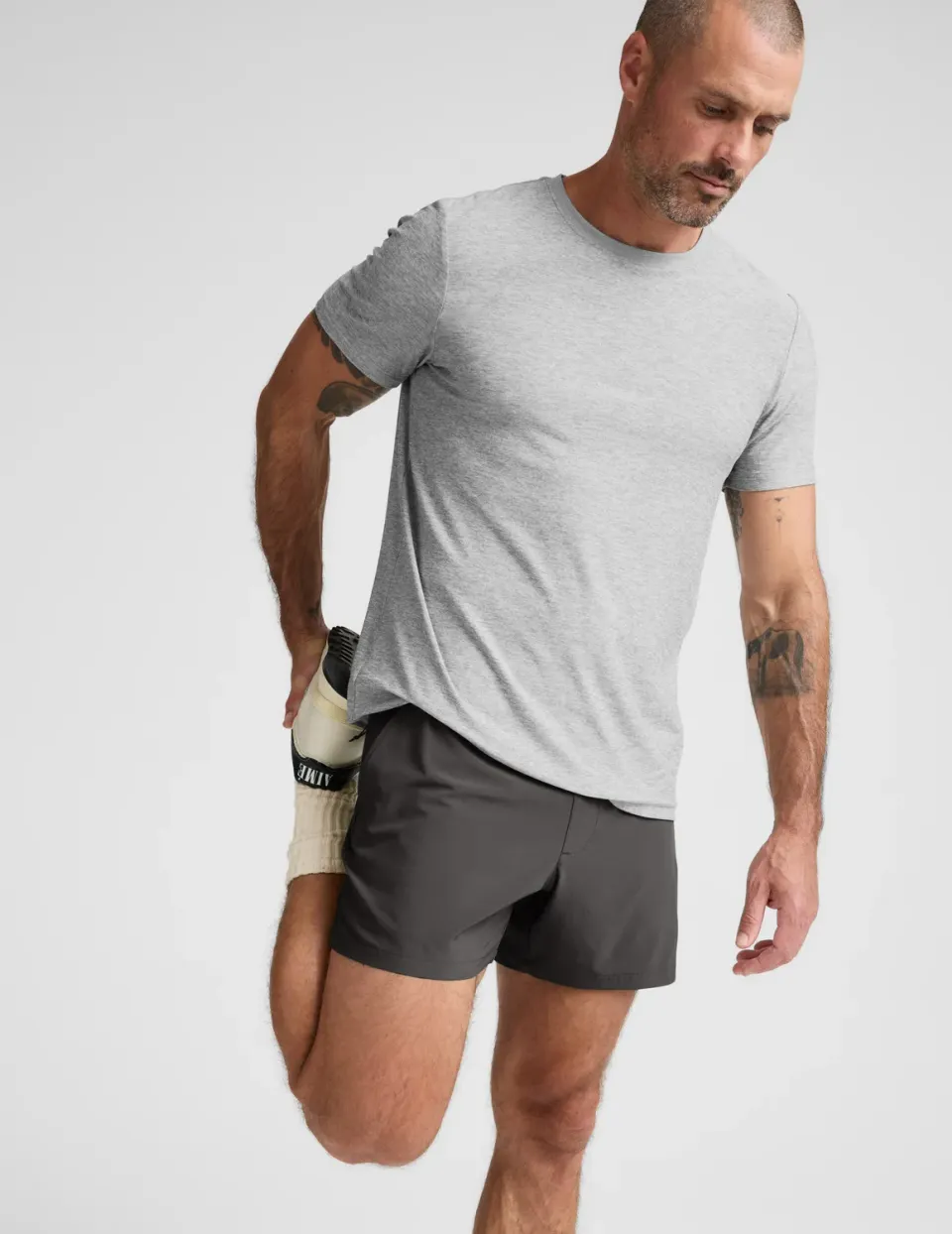 Beyond Yoga Pivotal 2.0 Short 5" träningsshorts graphite