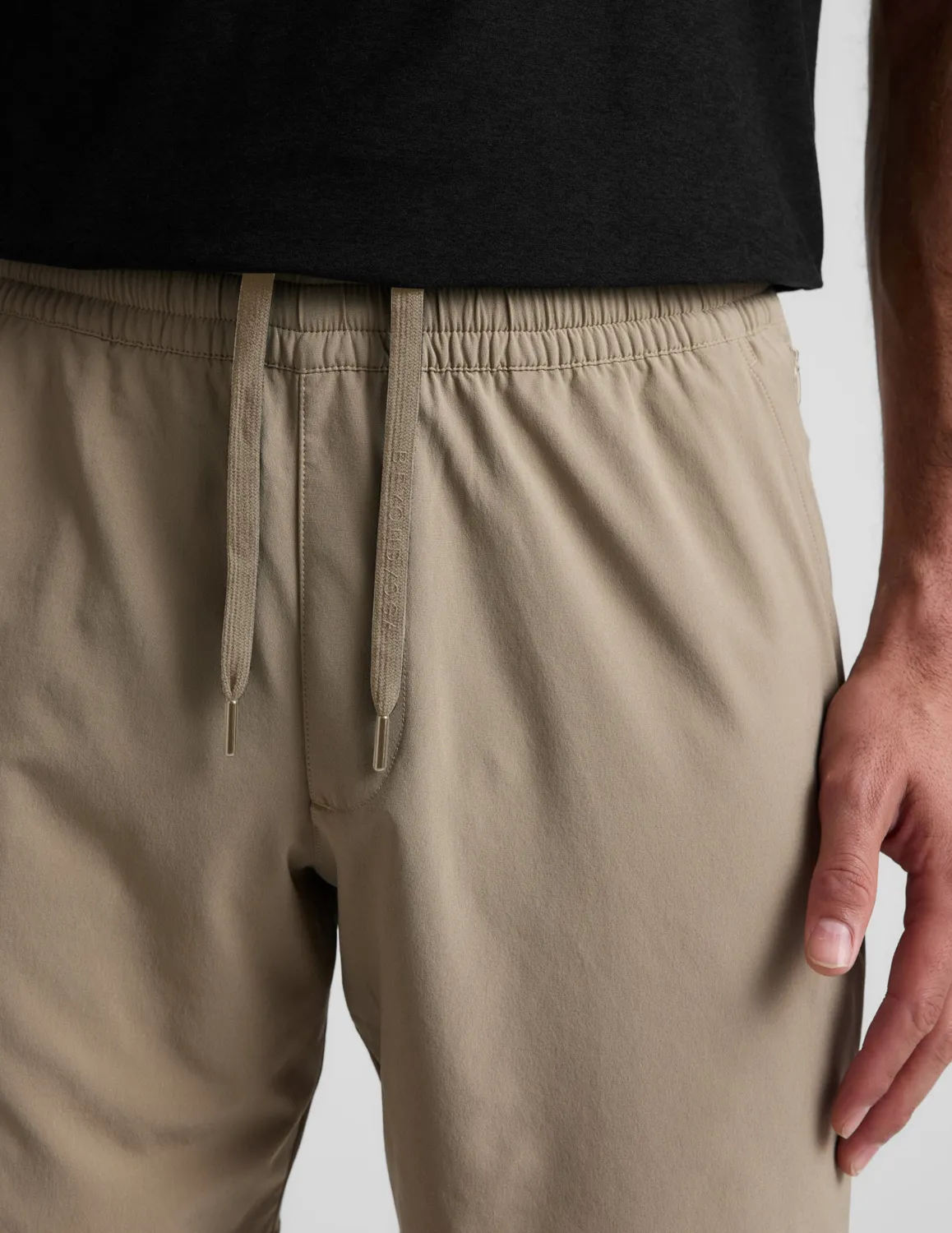 Beyond Yoga Pivotal 2.0 träningsshorts Mushroom 7"