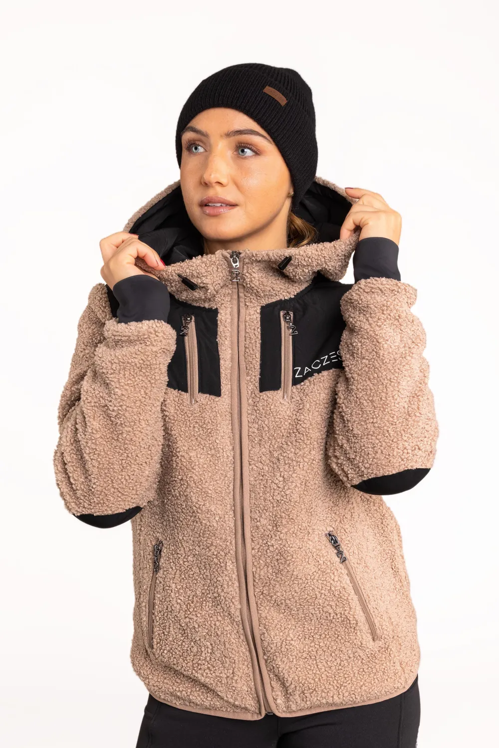 ZacZess Beanie Black mössa svart ribbstickad