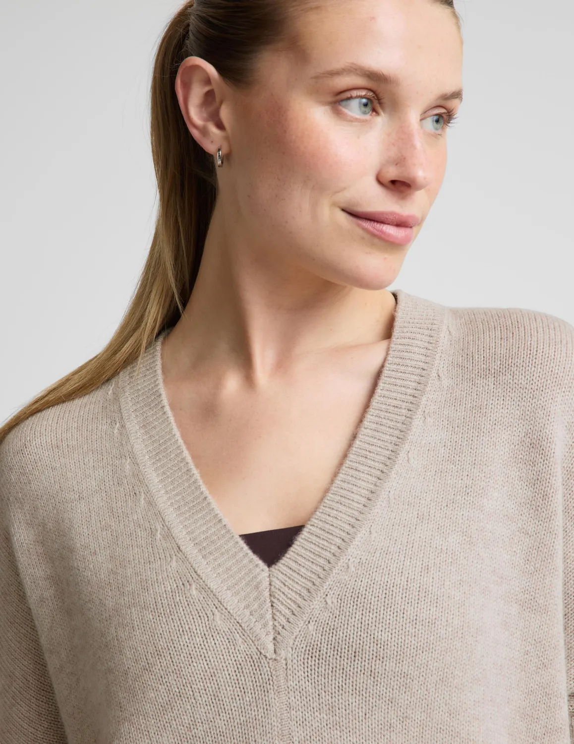Beyond Yoga Wool-Cashmere V-Neck tröja Oatmeal Heather