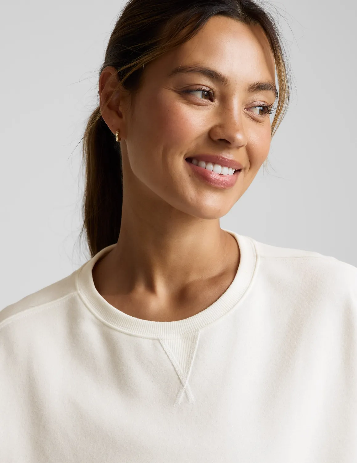 Beyond Yoga LuxeFleece Cropped sweatshirt Fresh Snow vit