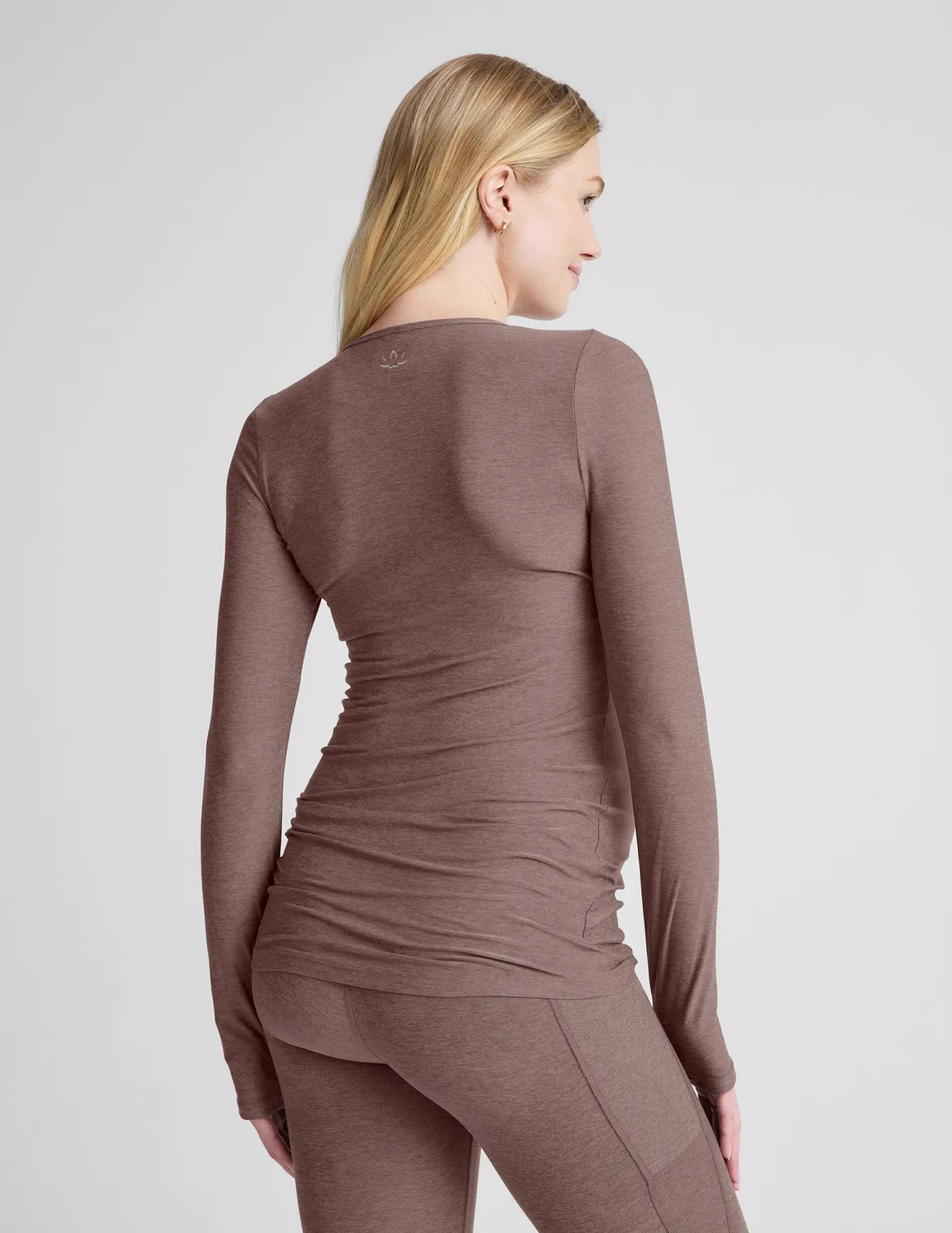 Beyond Yoga Featherweight Count On Me Maternity Crew Pullover tröja Rosey Taupe Heather gravid
