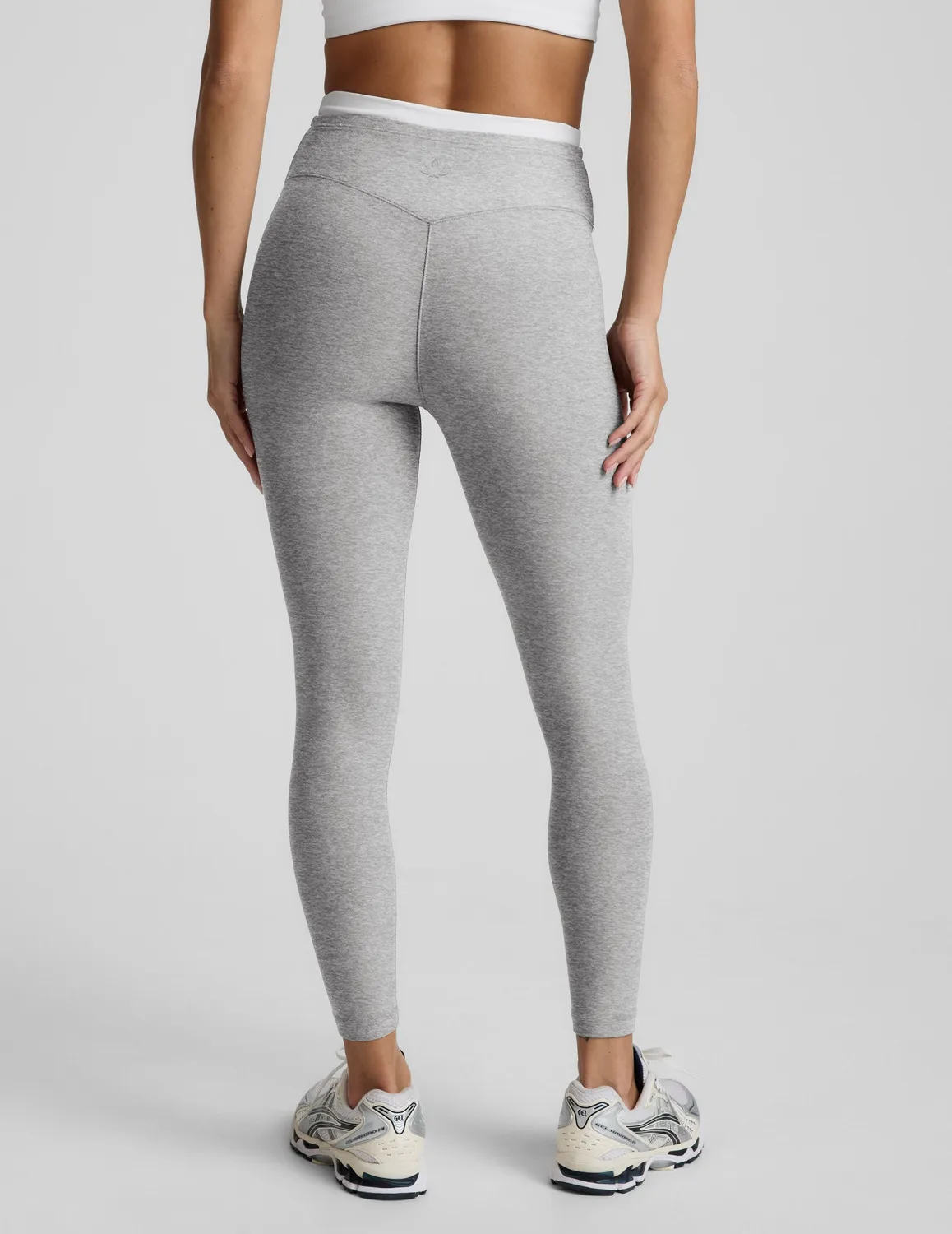 Beyond Yoga Spacedye Layered Midi leggings Silver Mist kontrast