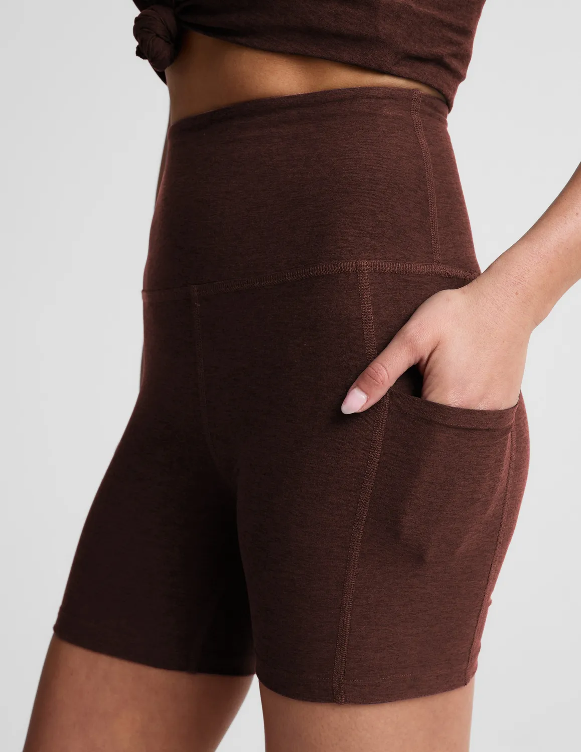 Beyond Yoga Spacedye Keep Pace 5 Pocket Shorts Iced Mocha med fickor