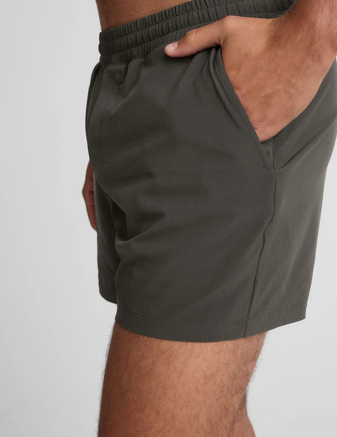 Beyond Yoga Pivotal 2.0 Men's Lined Short 5" shorts Graphite lätta