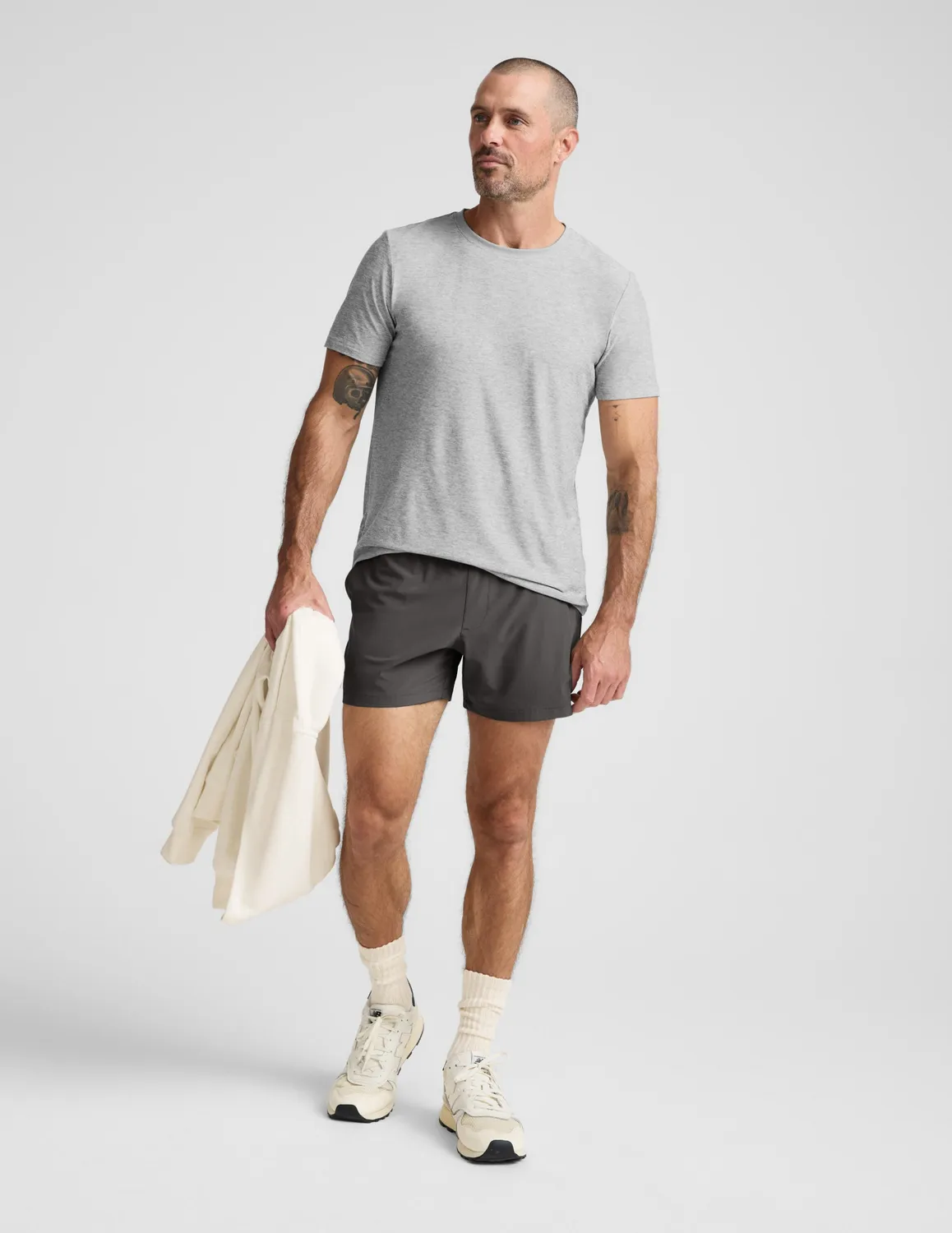 Beyond Yoga Pivotal 2.0 Short 5" träningsshorts graphite
